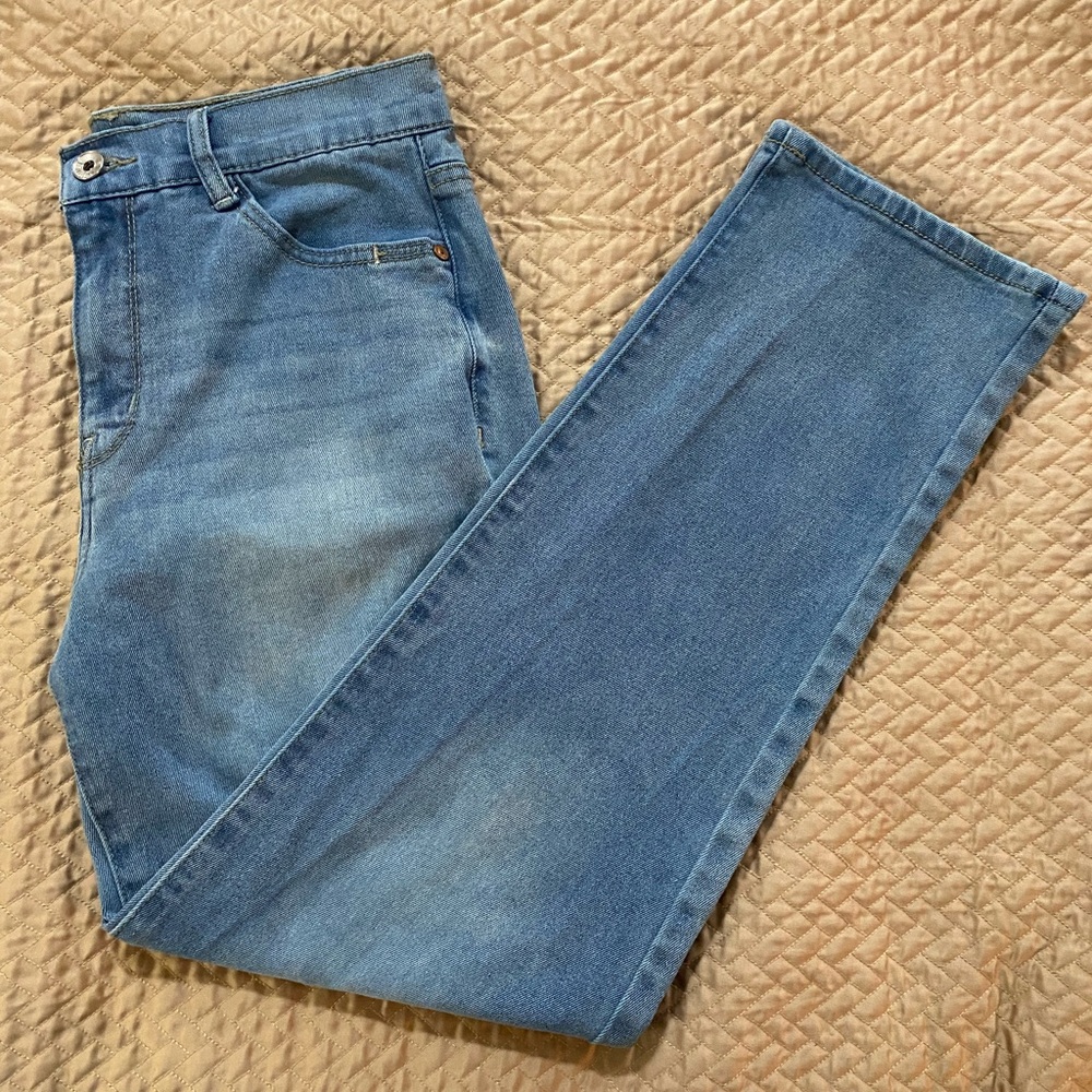 3/ $20 Wallflower Light Blue Denim Distressed Jeans 5